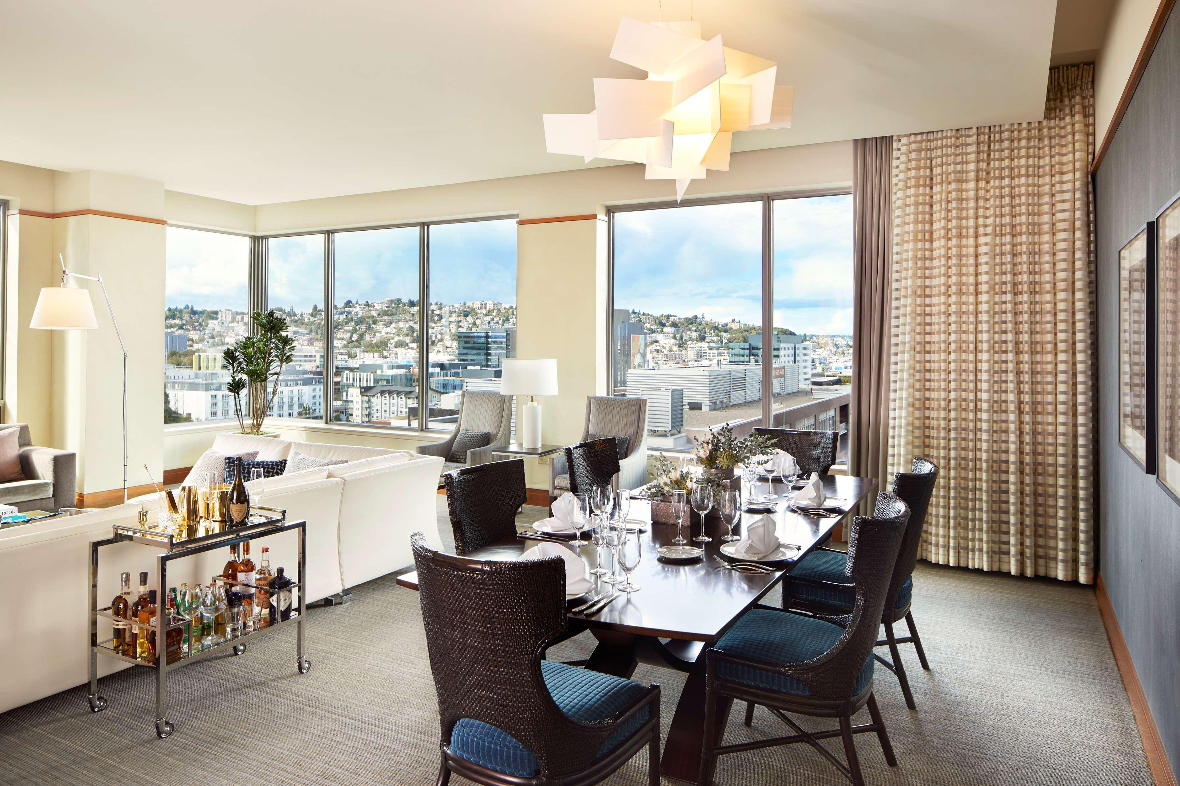1 Hotel Seattle Exteriér fotografie A dining room at the Four Seasons Hotel